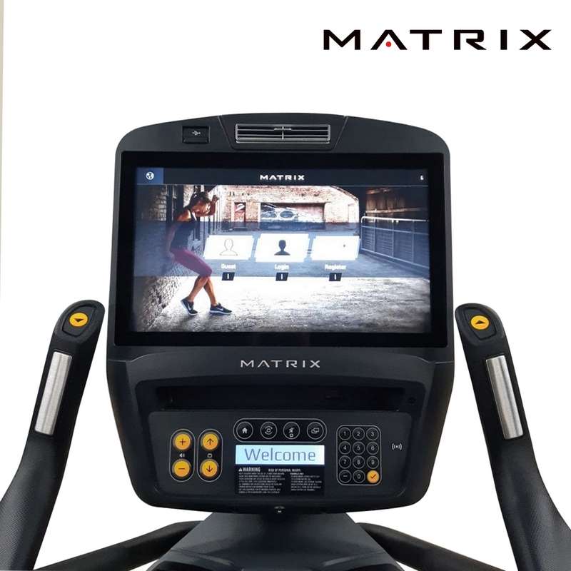 🚴♂️ دراجة Matrix T7XI المتصلة العمودية | دراجة Upright Bike Pro