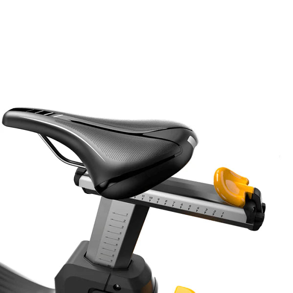 Vélo Spinning Matrix CXP – Performance et Confort